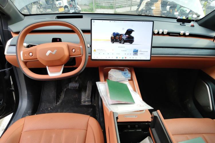 Used ONVO L60 2024 60 kWh Rear-Drive Version Center Console