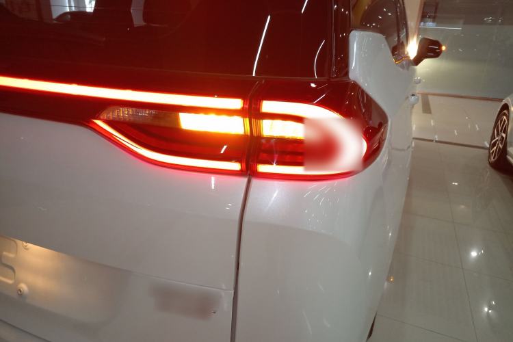 Used GAC Trumpchi M6 2019 270T DCT Luxury Edition (6-seater) China VI Right Rear Taillight