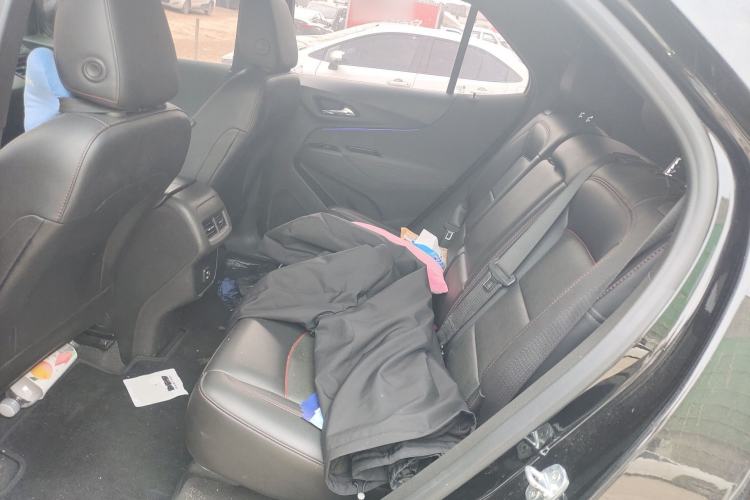 Used Chevrolet Equinox 2021 550T RS Smart Boundary-Pushing Edition Left Rear Seat