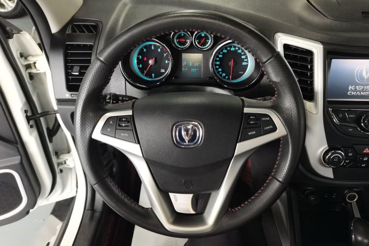Used CHANGAN CS35 2015 1.6L Automatic Luxury Model China IV Standard Steering Wheel