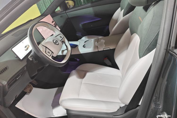 Used Nissan N7 2025 625 Max Left Front Seat