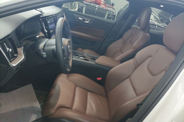 Used Volvo S60 2024 B4 Zhiyuan Luxury Edition