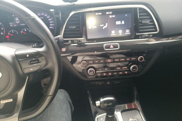 Used Kia K3 (Kai Shen) 2017 1.6T Automatic GLS Center Console