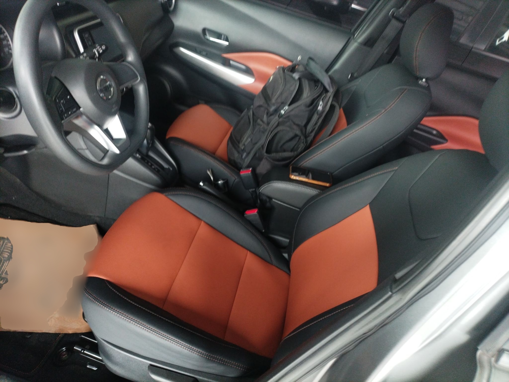 Переднее сиденье в автомобиле