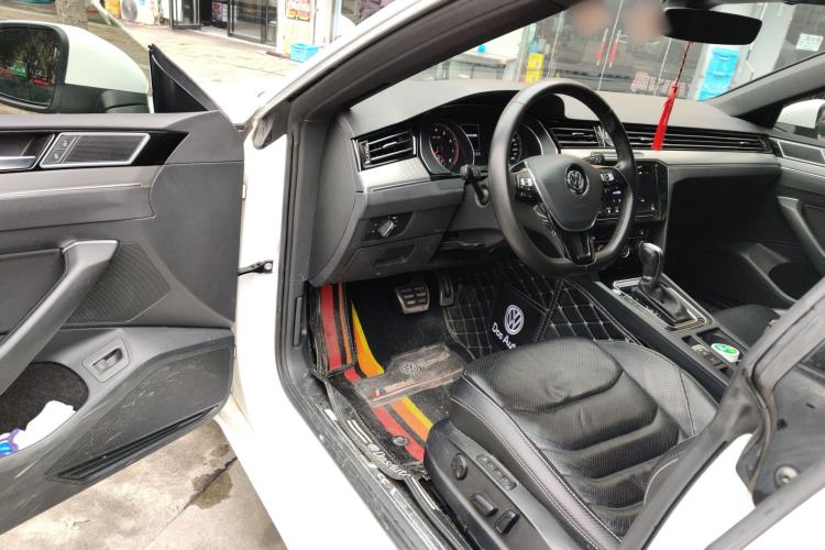 Used Volkswagen FAW-Volkswagen CC 2019 330TSI Glamour Edition China VI Interior 3