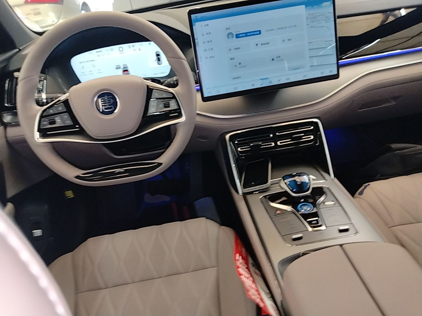 BYD Tang New Energy 2025 DM-i 115KM Prestige Model - Executive — снимка 12