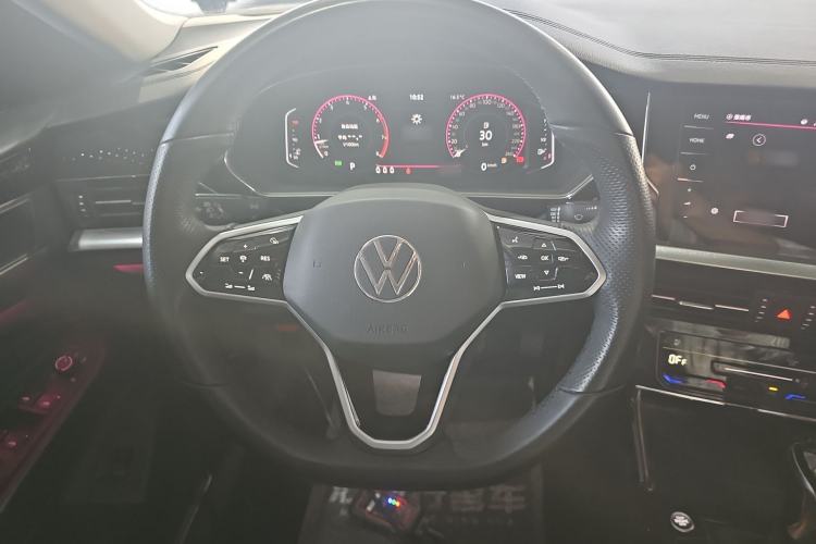 Used Volkswagen Passat 2023 330TSI Starry Luxury Edition
