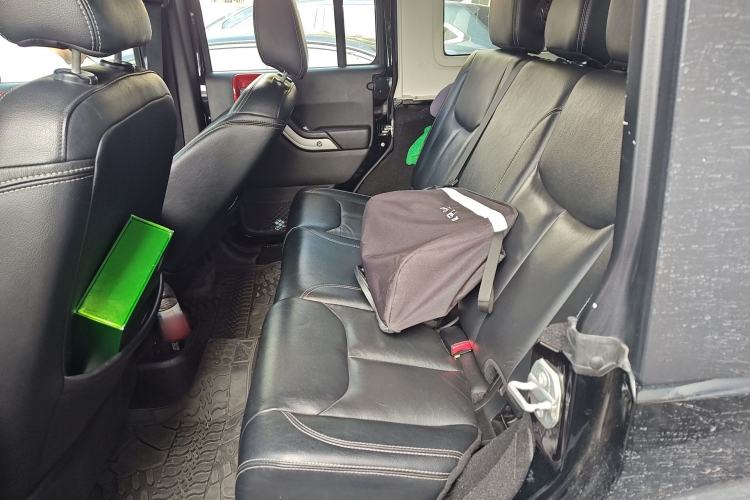 Used Jeep Wrangler 2015 3.6L Rubicon Four-Door Edition Left Rear Seat