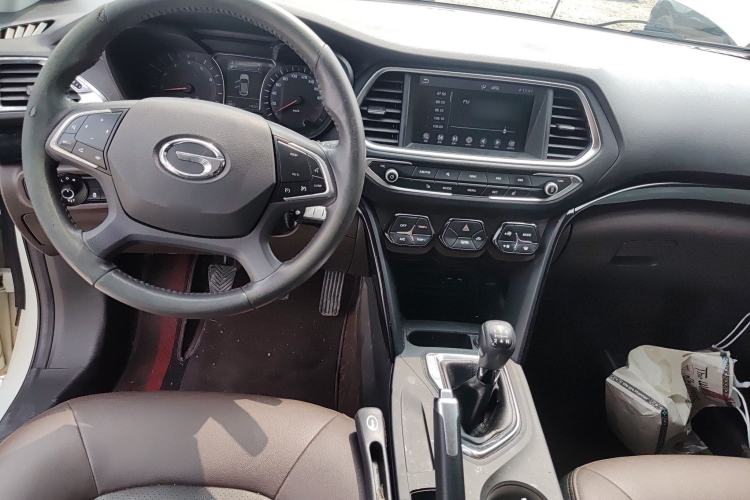 Used GAC Trumpchi GS4 2016 235T Manual Luxury Edition Interior 2