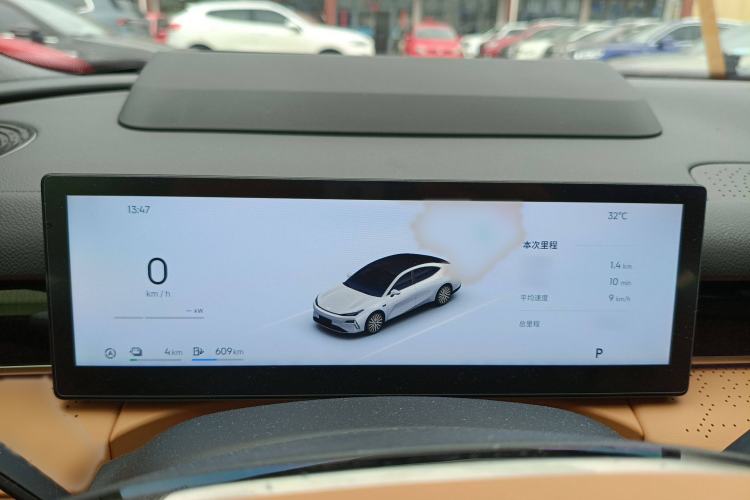 Used Geely Galaxy 8 2025 130km EM-P Starship Edition
