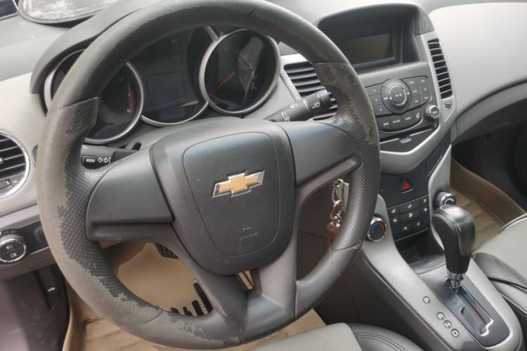 Used Chevrolet Cruze 2013 1.8L SE AT Steering Wheel