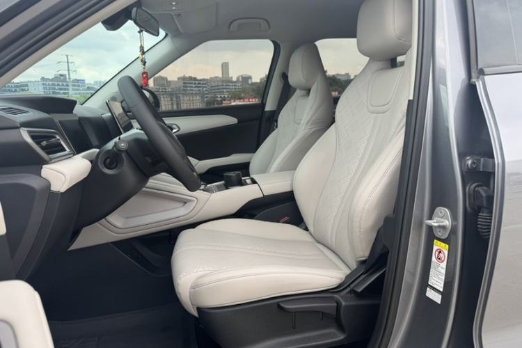 Used BYD Yuan UP 2024 401KM Leading Edition Interior 3