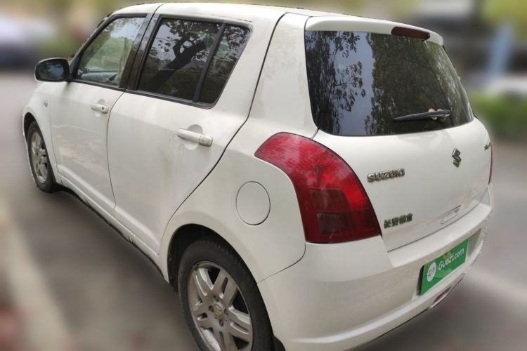 Used Suzuki Swift 2005 1.3L Manual Luxury Model
