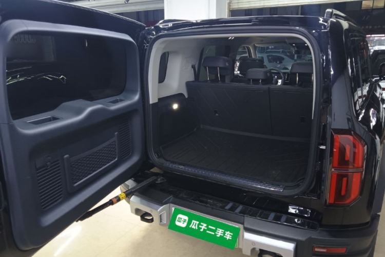 Used Formula Leopard Leopard 5 2023 Navigator Edition
