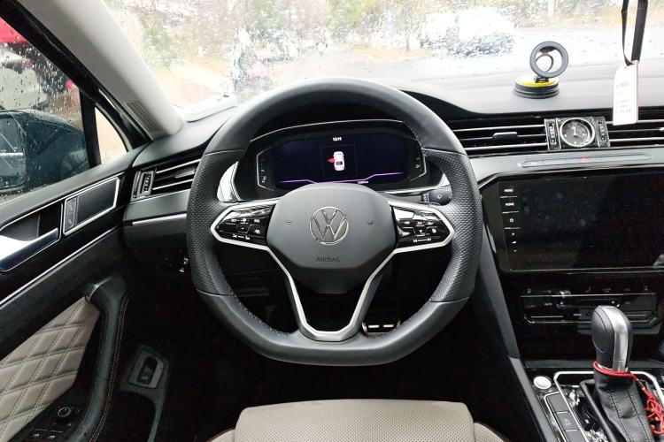 Used Volkswagen Magotan 2023 2 Million Units Commemorative Edition 330TSI DSG Luxury Version Steering Wheel