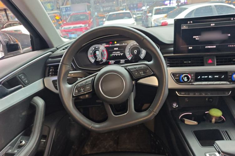 Used Audi A4L 2020 40 TFSI Luxury Dynamic Model Steering Wheel