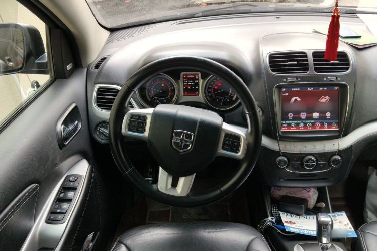 Used Dodge Journey 2013 2.4L Two-Wheel Drive Luxury Version