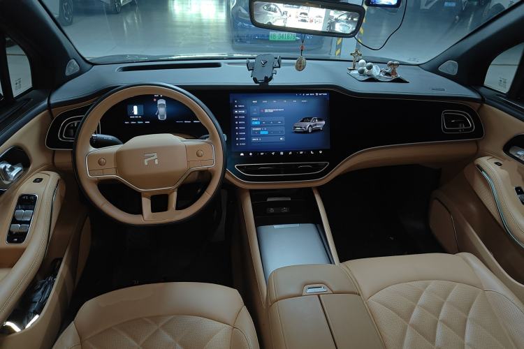 Used Rising R7 2024 Advanced Edition Interior 2