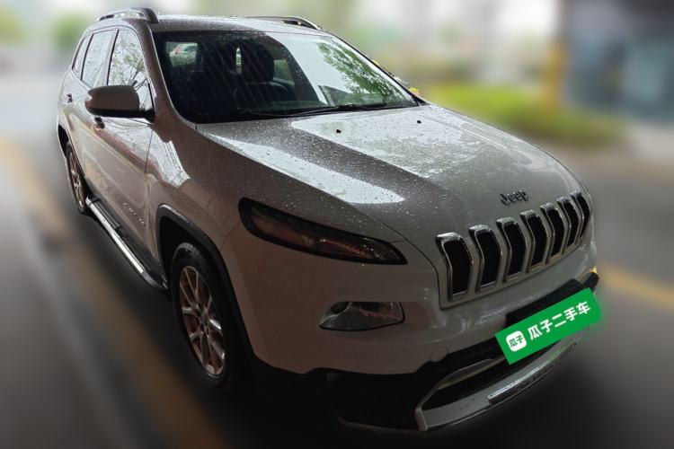 Used Jeep Cherokee 2017 2.4L Leading Smart Edition Front Right 45 Deg
