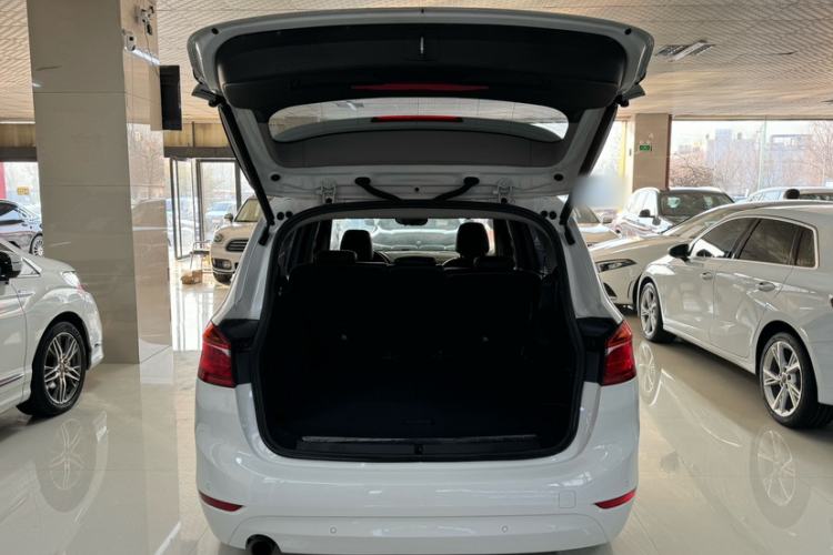 Used BMW 2 Series Gran Tourer 2015 218i Leading Model Interior 5