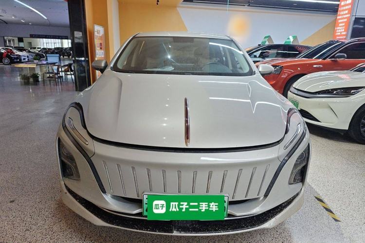 Used Hongqi E-QM5 2022 431 km Charge & Enjoy Edition