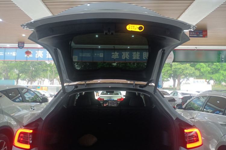 Used Tesla Model Y 2022 Long-Range All-Wheel-Drive Version
