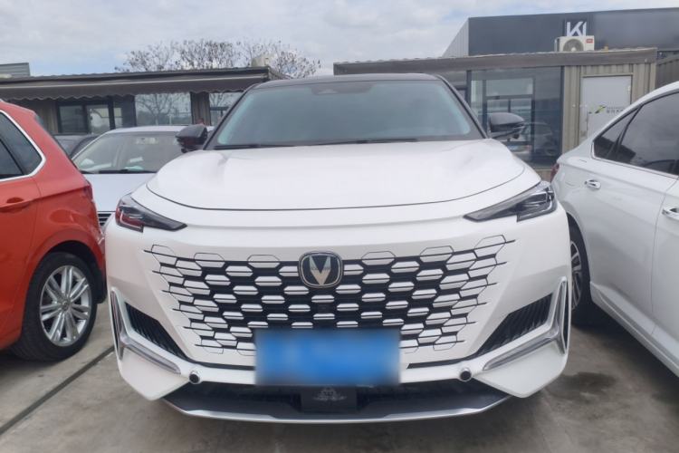 Used Changan UNI-K 2024 2.0T Two-Wheel Drive Enjoyment Version
