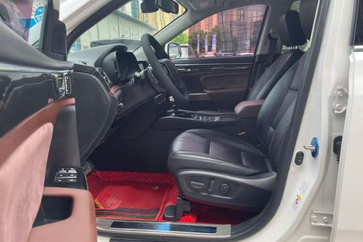 Used GAC Trumpchi GS8 2017 320T Two-Wheel Drive Luxury Smart Connectivity Version (7 Seats)