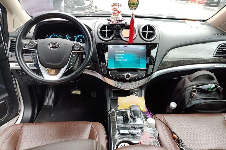 Used BYD Tang New Energy 2015 2.0T Four-Wheel-Drive Flagship Model Center Console