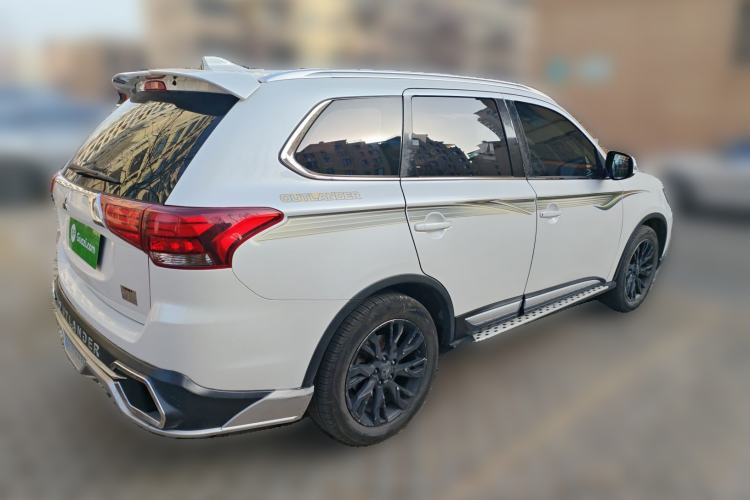 Used Mitsubishi Outlander 2018 2.0L Two-Wheel Drive Glory Edition 5 Seats