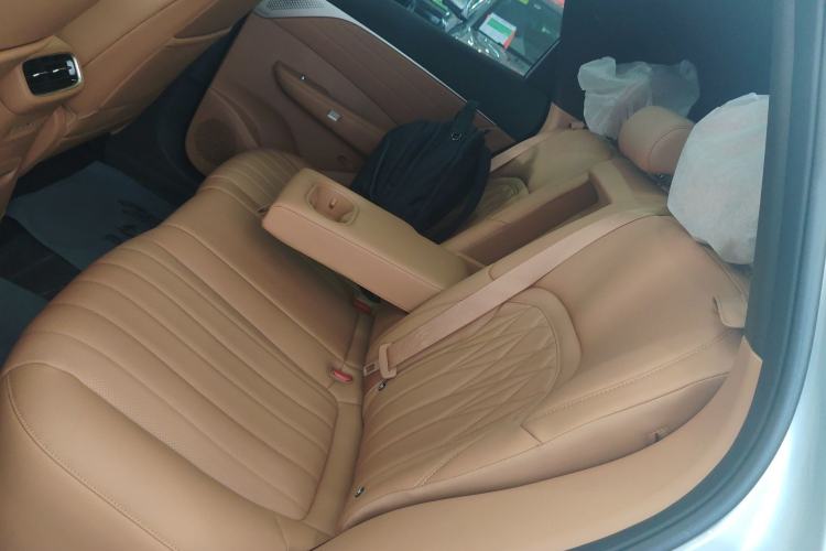 Used Dongfeng Aeolus L8 2025 Model 185KM Ideal Edition