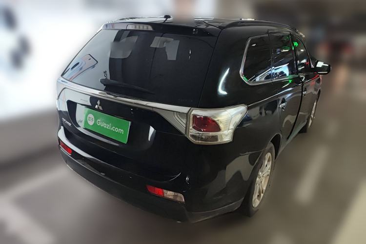 Used Mitsubishi Outlander 2013 2.4L 4x4 Luxury Navigation Edition 5 Seats