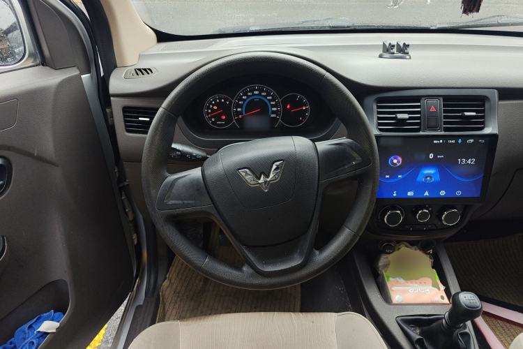 Used Wuling Rongguang V 2019 1.5L Standard Version China VI LAR