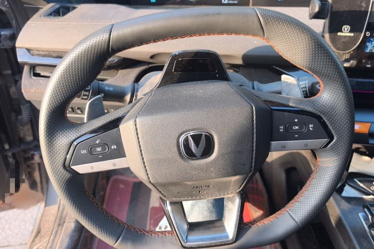 Used CHANGAN UNI-V 2025 1.5T 500Bar Prestige Sporty Version Steering Wheel