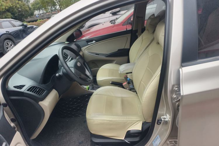 Used Hyundai Verna (older generation) 2014 1.4L Automatic Smart GLS Left Front Seat