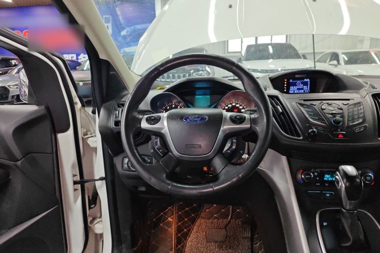 Used Ford Kuga 2013 1.6L GTDi Two-Wheel-Drive Trend Model Steering Wheel