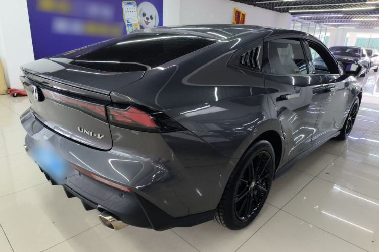 Used CHANGAN UNI-V 2023 1.5T Prestige Model
