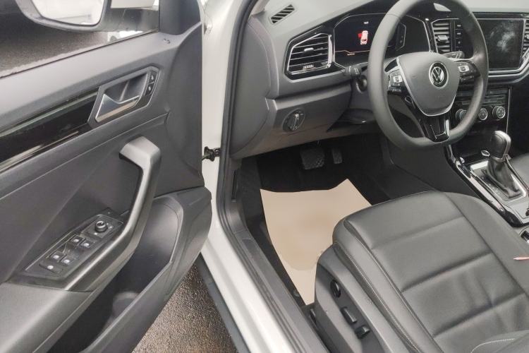 Used Volkswagen T-ROC 2022 280TSI DSG Two-Wheel Drive Elite PLUS Driver Seat