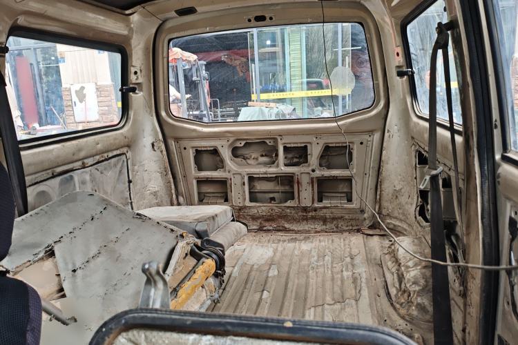 Used Wuling Rongguang 2011 1.2L Base Version
