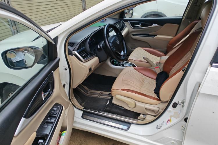 Used Honda Crider 2015 1.8L automatic luxury edition
