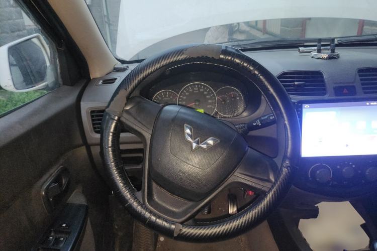 Used Wuling Hongguang 2014 1.2L Standard Model China IV