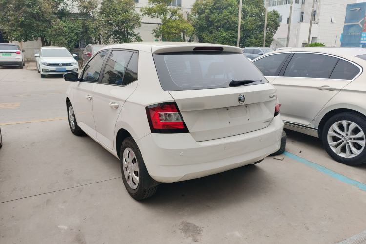 Used Skoda Fabia 2015 1.4L Automatic Front-Drive Model
