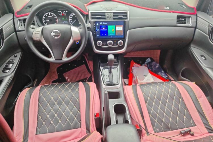 Used Nissan Tiida 2016 1.6L CVT Cool Dynamic Edition Center Console