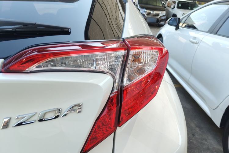 Used Toyota IZOA 2018 2.0L Yichi Version China VI Standard
