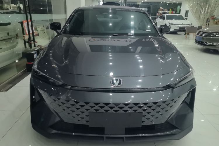 Used Changan UNI-V iDD 2024 Blue Whale Smart Electric iDD 136km ZhiKu Model