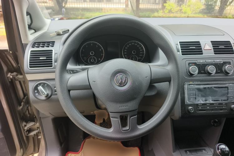 Used Volkswagen Touran 2015 1.4T Manual Comfort Edition 5-Seater Steering Wheel