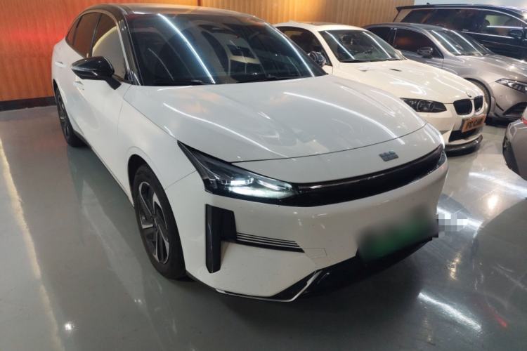 Used Geely Galaxy L6 2024 125km PLUS Dragon Edition Front Right 45 Deg