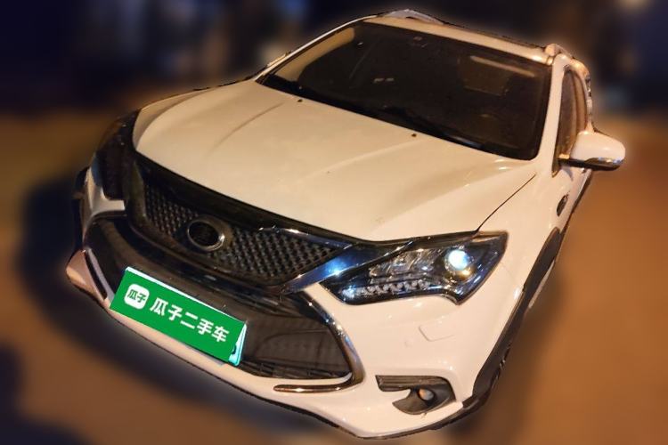 Used BYD Tang New Energy 2015 2.0T Four-Wheel-Drive Flagship Model