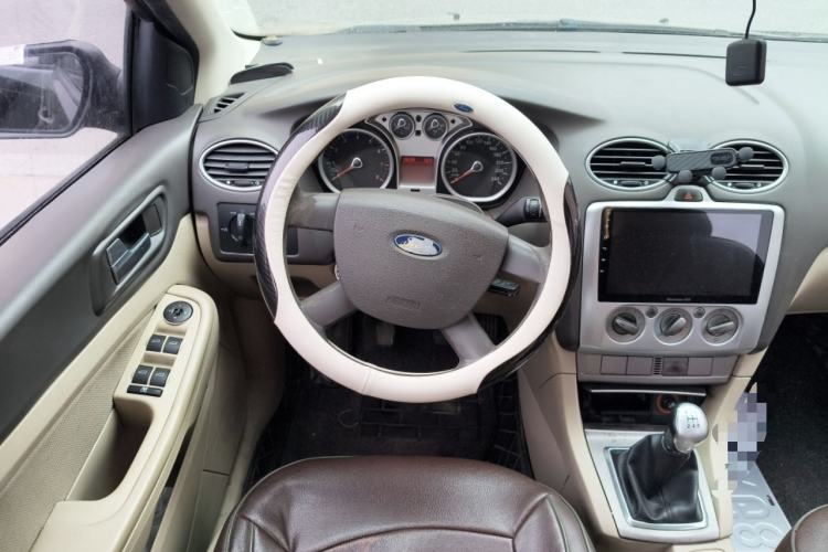 Used Ford Focus 2011 Sedan 1.8L Manual Classic Model
