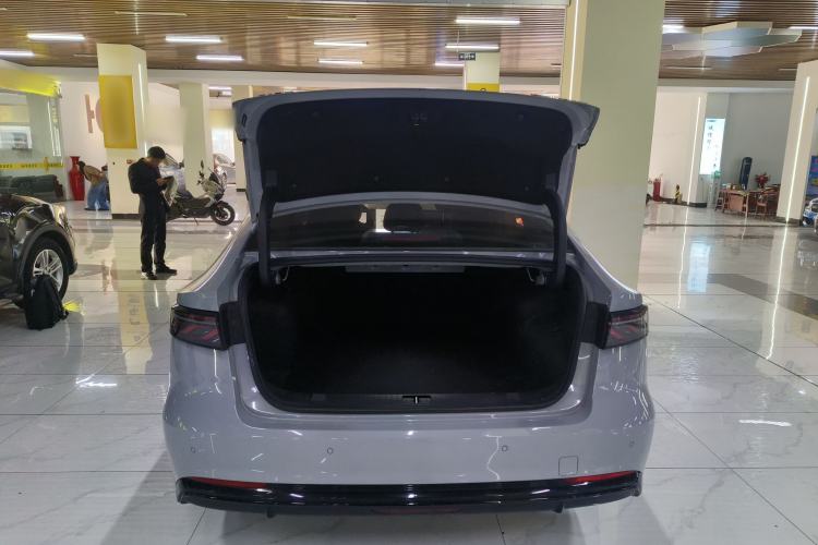 Used Chery Fengyun A8L 2025 1.5 TGDI 145 km Luxury Version